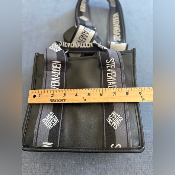 Steve Madden Bwebber Black Leather Crossbody Purse New AirPod Case TikTok Viral - Picture 6 of 8